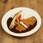 Spice curry with 6 kinds of vegetables & pork cutlet: Comes with mini salad and soup