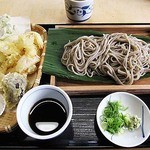 そば処 石畳むら - ざるそば600円　+　かき揚げ200円