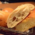 びすとろ UOKIN - お通し　自家製パン