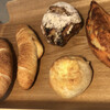 A bientot - 購入品：塩パン＠２、クルミ＆イチジク、ハムロール、明太フランス