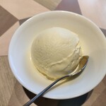 焼肉 徳寿 - バニラアイス