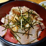 喜六 - 令和4年10月 ランチタイム
海鮮丼(小鉢、みそ汁付) 850円