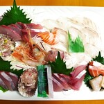 料理とお酒 まさ - 2022年10月「刺身盛合せ」1000円(お皿持ち込み)