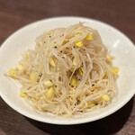 炭火焼肉ホルモン うらら - もやしナムル