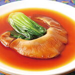 ふかひれの姿煮8000円（税抜）