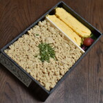 鶏と玉子 太郎 - 鶏そぼろ弁当（１，０８０円）２０２２年１０月