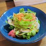 La Casa - サラダ。自家製ドレッシングも美味しい。