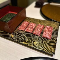 西麻布けんしろう - ユッケドッグ