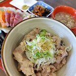Suzuya - ■鈴屋の出汁牛丼 お刺身盛り合わせセット