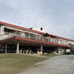 ヌマカフェ - 古めかしい保養所みたいな外観