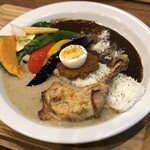 Spicy Motel CURRY&GRILL - 料理写真:あいがけカレー「彩り野菜＆チキンレッグ」