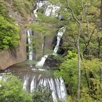 滝味の宿豊年万作 - 新緑の袋田の滝
