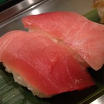 寿司 魚がし日本一 - 半額150円のトロ×2。2013年4月
