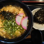 かど家 - 玉子とじうどん＋わかめおにぎり