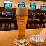 Augustiner-Keller - ここにヴァイスビアを投入すれば、うははこれを幸福という。