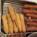 串かつラブリー - 串かつ(半分は味噌)