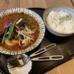 そば切り　高陣 - 【2022年09月】野菜スープカレー＠1,080円（普通）、提供時。