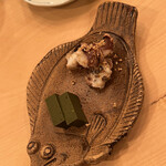 木挽町 とも樹 - 小イカのゲソの炙りと鮑の肝羊羹