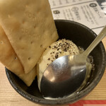 Kushiage To Wain Hachi Sekando - 甘めのクリームチーズのお通し