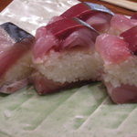 さば銀 - 鯖の重ね寿司アップ（ご飯の下にも鯖が）