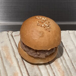 Beef Atelier うしのみや東京 - なかにし和牛のハンバーガー！