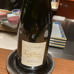 Beef Atelier うしのみや東京 - 一杯目のシャンパーニュのボトル