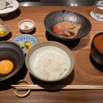 Beef Atelier うしのみや東京 - サーロインのトマト好き焼きとご飯達！