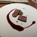 Beef Atelier うしのみや東京 - ザブトンのコンフィ　赤ワインソース