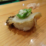 天寿し - サザエ。オクラには柑橘味が。