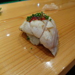 天寿し - 太刀魚。梅肉のせ