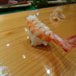 天寿し - ボタンエビ。アレルギー持ちのためフルボイルで。通常はハーフボイルでプルンと動く程の身がでます