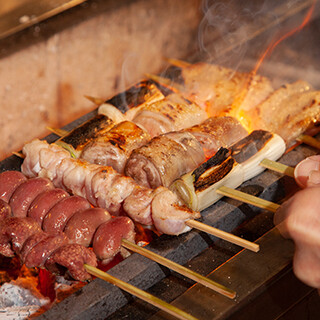 The morning chicken Yakitori (grilled chicken skewers) is a must-try! There are always 80 kinds of special menu items