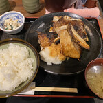 Binchousumi Biyaki Jige - 鮪のカマ焼き(大)定食