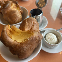 トラットリア グランボッカ - ポップオーバー食べ放題
                      塩ホイップクリームとメープルシロップ