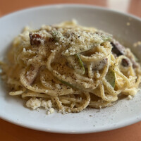 トラットリア グランボッカ - ベーコンとアスパラのカルボナーラ