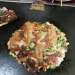 Okonomiyakitemma - ネギネギブタコ。お好み焼きに蛸がうまい。