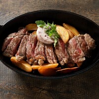 赤ワインバターで食べるステーキフリット