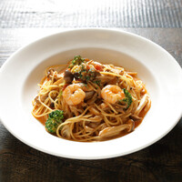 海老とキノコのトマトクリームパスタ