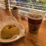 MOON SIDE COFFEE - アップルパンプキンベーグルとアメリカーノ（アイス）