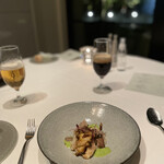 マレッタ - ポルチーニ茸のリゾットと肝の旨味を絡めたアワビのタリアータハーブのソースとトリュフのラペ