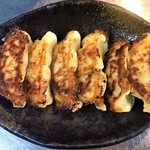 定番の焼き餃子（6個入り）