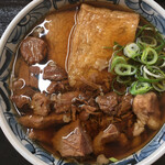 Menyuu Shokudou - 丼じたい小さめで 肉肉の量も今一つかも？