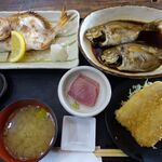 福浦漁港 みなと食堂 - 初島定食（2620円）