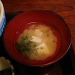 てんぷら 高七 - 海苔と豆腐のお味噌汁。