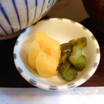 てんぷら 高七 - 厚みのあるお漬物。