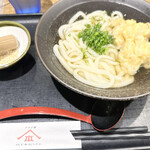 Yamashita Honki Udon - 鶏天うどん 温 790円税込