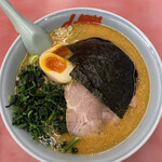 山岡家 - 特製味噌チャーシュー麺中盛り（味玉、ほうれん草トッピング）