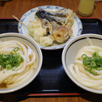 純手打ち讃岐うどん五郎 - しょうゆうどんセット(700円)のひやあつうどん小+しょうゆうどん小、なす(140円)、長ネギ(140円)、しいたけ＆ミニちくわ(160円)