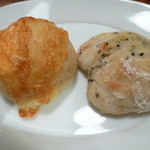 自家製パン（チーズ・胡麻）