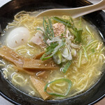 Sumibikushiyaki Uekusa - 濃厚白湯ラーメン750円